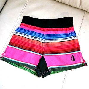 Tachuntfish brand boys shorts, sz 6, Serafe pattern